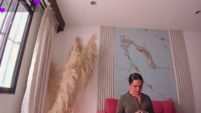 Deluxe_Val live cam on Cam4