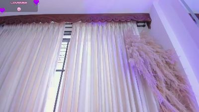 Deluxe_Val live cam on Cam4