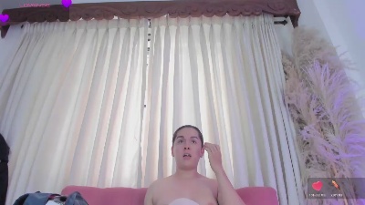 Deluxe_Val live cam on Cam4