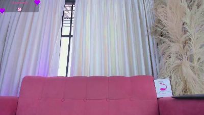 Deluxe_Val live cam on Cam4