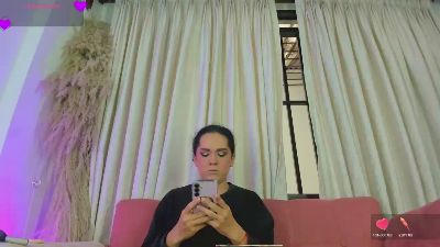 Deluxe_Val live cam on Cam4