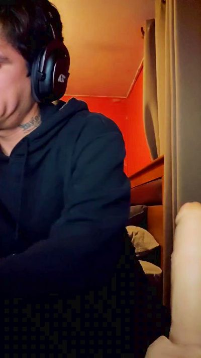 Demianblak live cam on Cam4