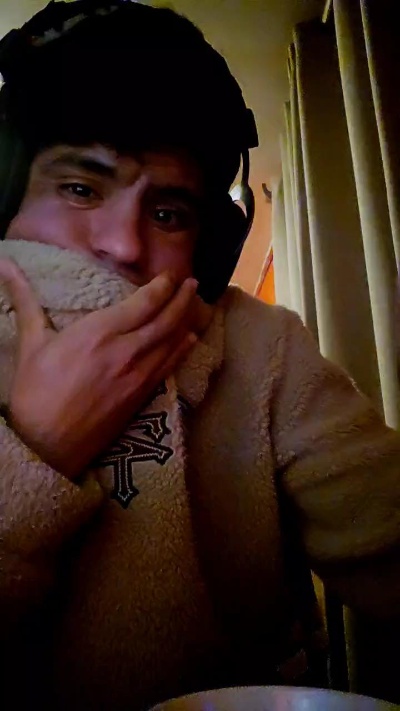 Demianblak live cam on Cam4