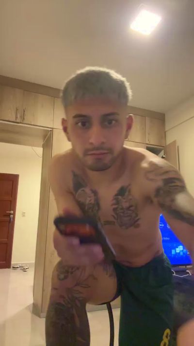 Demoniijoaquin4 live cam on Cam4