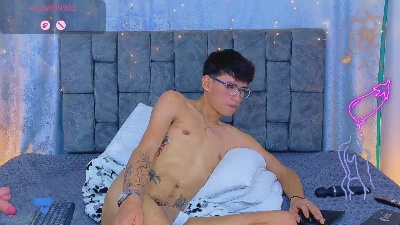 Demonsalvatore live cam on Cam4