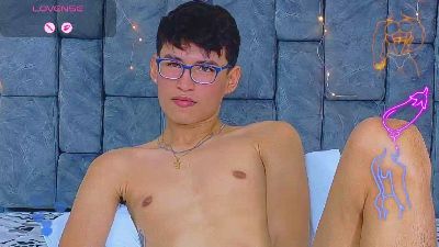 Demonsalvatore live cam on Cam4