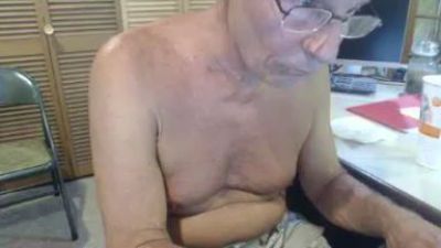 Den_Jet live cam on Cam4