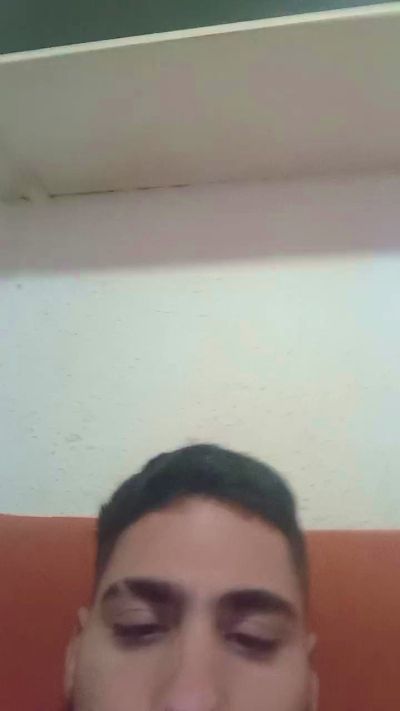 Denuevosaqui live cam on Cam4