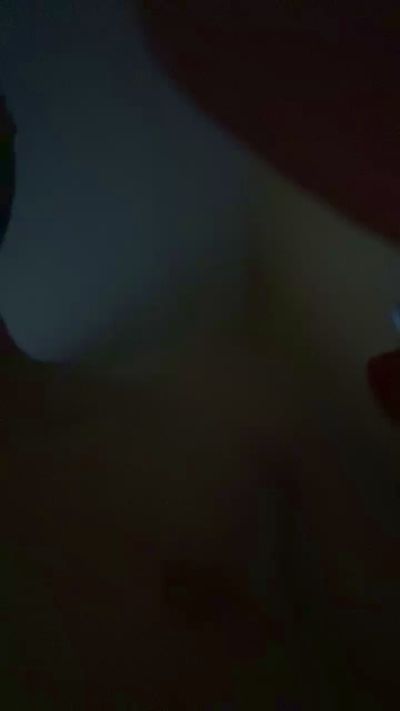 Denuevosaqui live cam on Cam4