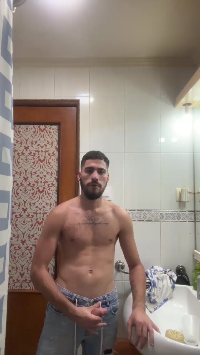 Denuevosaqui live cam on Cam4
