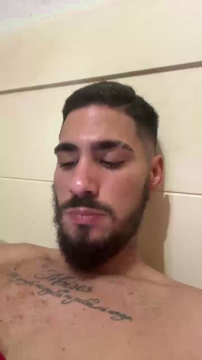 Denuevosaqui live cam on Cam4
