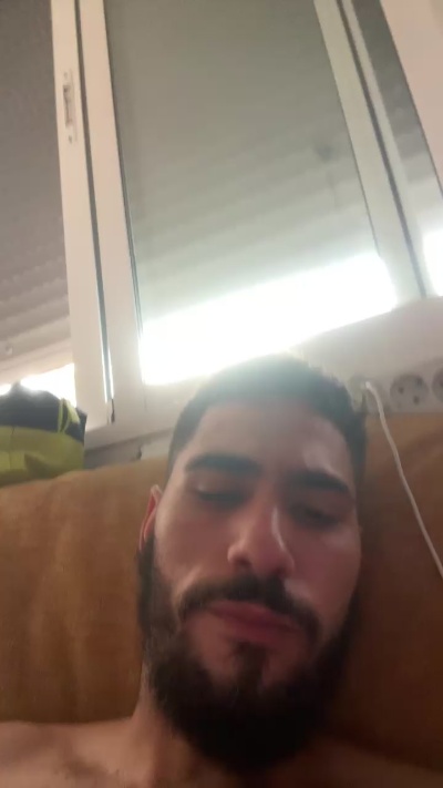 Denuevosaqui live cam on Cam4