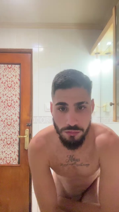 Denuevosaqui live cam on Cam4