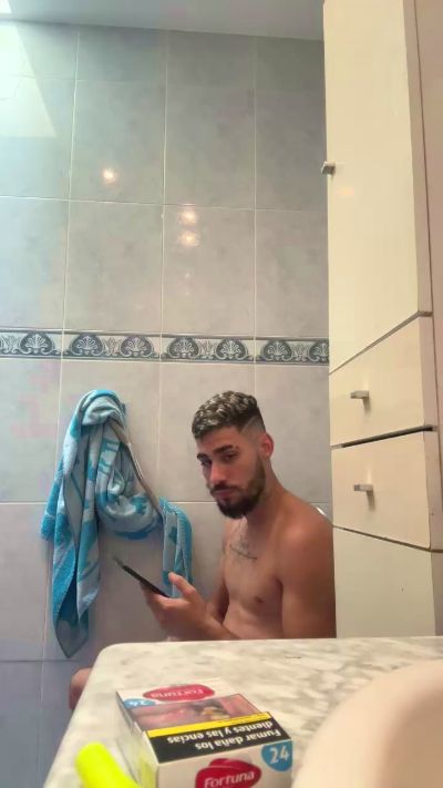 Denuevosaqui live cam on Cam4