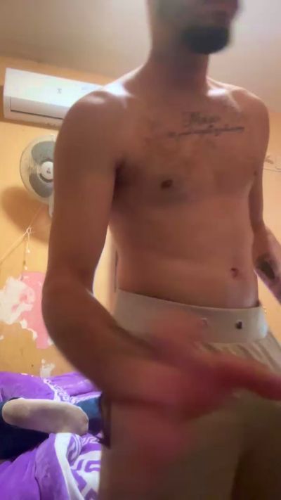 Denuevosaqui live cam on Cam4