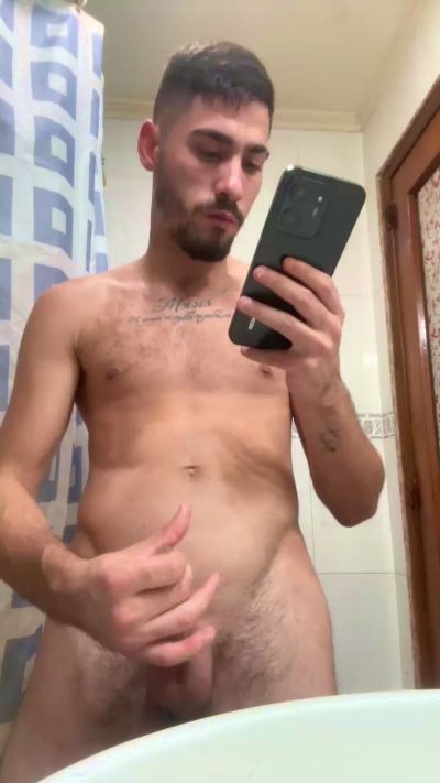 Denuevosaqui live cam on Cam4