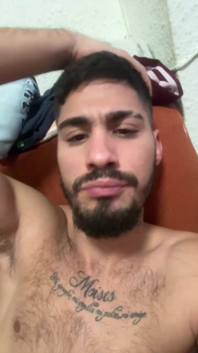 Denuevosaqui live cam on Cam4