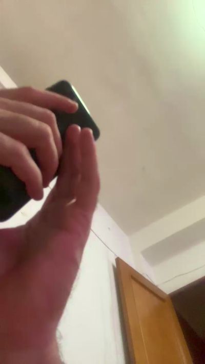 Denuevosaqui live cam on Cam4