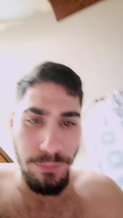 Denuevosaqui live cam on Cam4