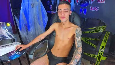 Dereckk_Boy88 live cam on Cam4