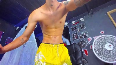 Dereckk_Boy88 live cam on Cam4