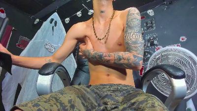 Dereckk_Boy88 live cam on Cam4