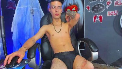 Dereckk_Boy88 live cam on Cam4
