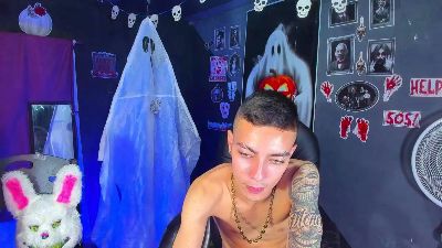 Dereckk_Boy88 live cam on Cam4