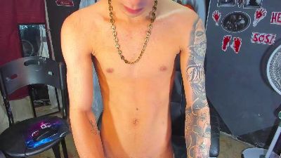 Dereckk_Boy88 live cam on Cam4