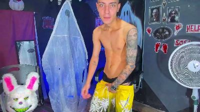 Dereckk_Boy88 live cam on Cam4