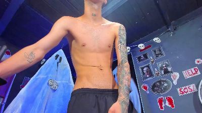 Dereckk_Boy88 live cam on Cam4