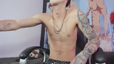 Dereckk_Boy live cam on Cam4