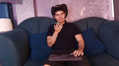 Derek_Voss live cam on Cam4