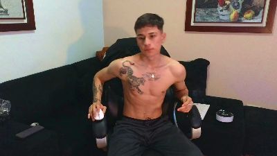 Derekswan live cam on Cam4