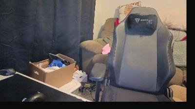 Derekzman live cam on Cam4