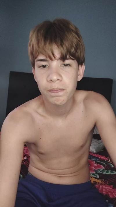 Dervis22 live cam on Cam4