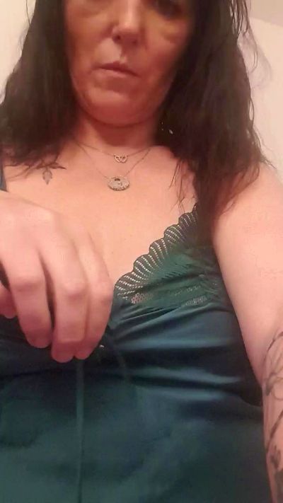 Desiree1951 live cam on Cam4