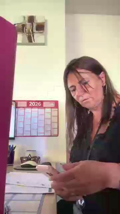 Desiree1951 live cam on Cam4