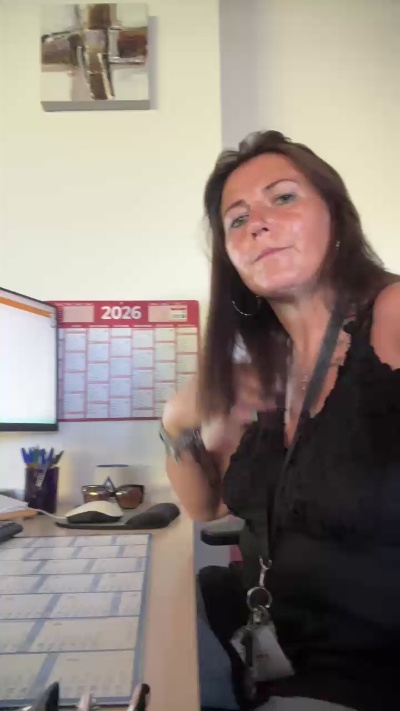 Desiree1951 live cam on Cam4