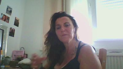 Desiree1951 live cam on Cam4