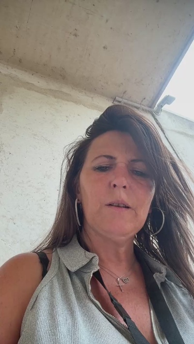 Desiree1951 live cam on Cam4