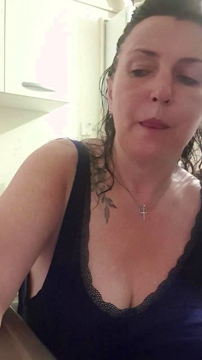 Desiree1951 live cam on Cam4