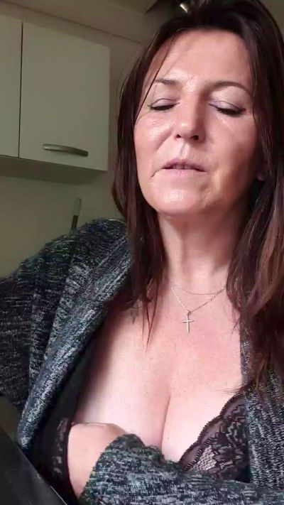 Desiree1951 live cam on Cam4