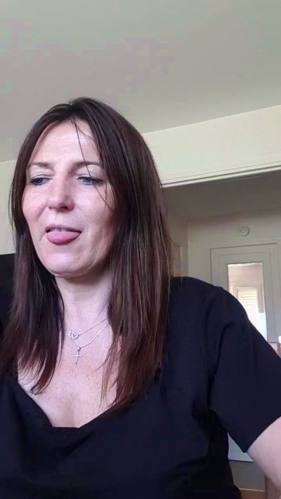 Desiree1951 live cam on Cam4