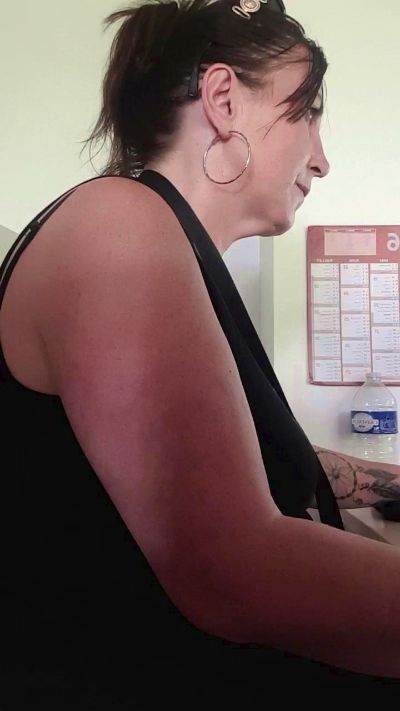 Desiree1951 live cam on Cam4