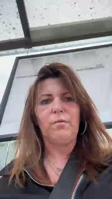 Desiree1951 live cam on Cam4