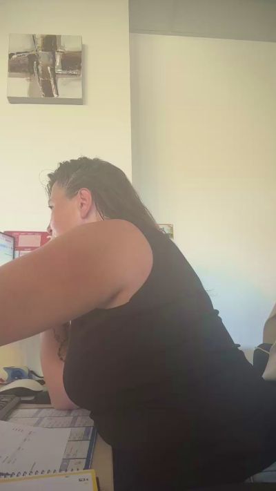 Desiree1951 live cam on Cam4