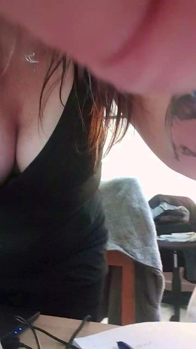 Desiree1951 live cam on Cam4
