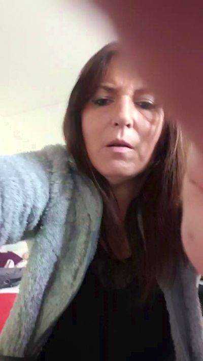 Desiree1951 live cam on Cam4