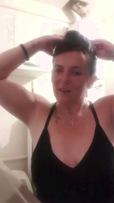 Desiree1951 live cam on Cam4